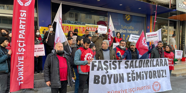 TİP Diyarbakır İl Başkanı Sargın’a bıçaklı saldırı TİP Diyarbakır İl Başkanı Sargın’a bıçaklı saldırı
