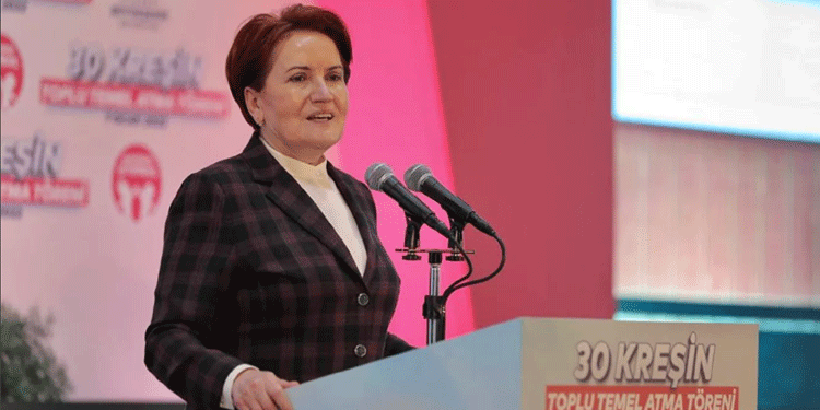 Akşener’den hükümete ‘atama’ tepkisi: Bundan öğretmenlerimizin haberi var mı? Akşener’den hükümete ‘atama’ tepkisi: Bundan öğretmenlerimizin haberi var mı?