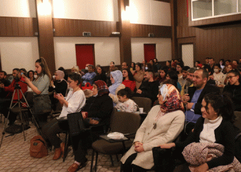 Anadilde masallar anlatıldı