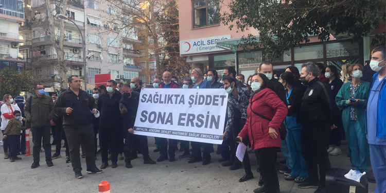 Antalya’da doktora saldırı Antalya’da doktora saldırı