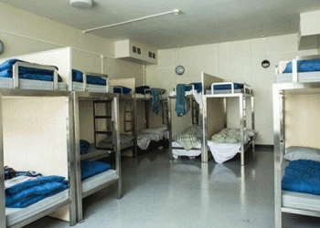 Cemaat yurtlarındaki şiddeti anlattı