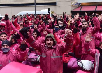Dalga dalga yayılan işçi eylemleri umudu büyütüyor