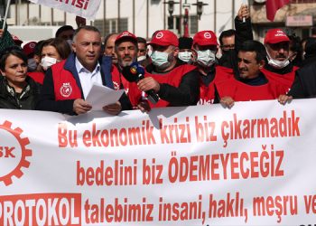 DİSK: Kayyım 28 işçiyi emekli ediyor