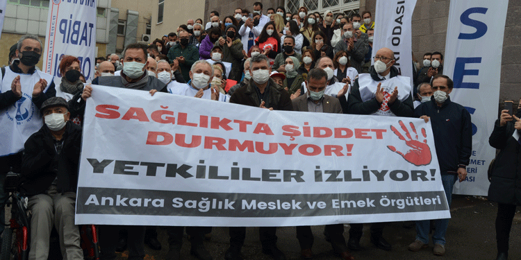 Doktorun darp edilmesi protesto edildi Doktorun darp edilmesi protesto edildi