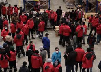 Eylemdeki Migros işçileri gözaltına alındı