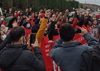 Farplas işçileri sendikal hakları için mücadele etmeye devam ediyor