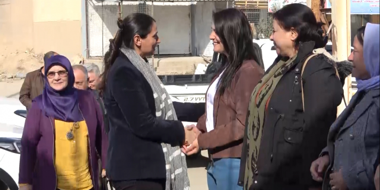 HDP’li heyetten Şengal’e ziyaret HDP’li heyetten Şengal’e ziyaret