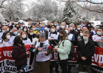 Hekimler Meclis önünde: Düzenleme yapılmazsa greve gideceğiz