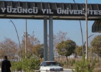 Irkçı saldırıları protesto eden 4 öğrenci gözaltına alındı