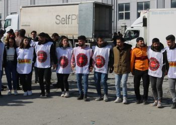 Migros işçileri kazanımlarını halaylarla kutladı