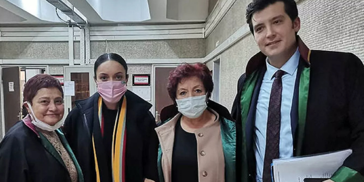 Musa Orhan’a “hakaret”ten yargılanan Ezgi Mola: Uzlaşmak için 50 bin TL istedi Musa Orhan’a “hakaret”ten yargılanan Ezgi Mola: Uzlaşmak için 50 bin TL istedi