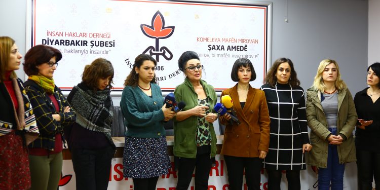 23 kadının gözaltına alınmasına tepki: Şiddet uygulandı