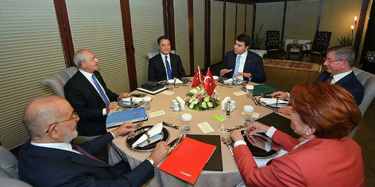 DP lideri Uysal: Altılı Masa’ Majesteleri ve 5 oligarktan büyüktür DP lideri Uysal: Altılı Masa’ Majesteleri ve 5 oligarktan büyüktür