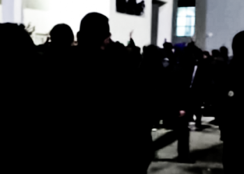 Öğrenciler su kesintilerini protesto etti