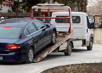 Tazminatını alamayan işçi, belediyenin makam aracını haczettirdi