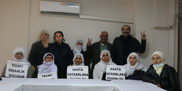 Adalet Nöbeti: İhlaller mücadeleyle ortadan kalkar Adalet Nöbeti: İhlaller mücadeleyle ortadan kalkar
