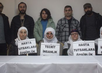 Adalet Nöbeti’ne Özgür Baretli Mühendisler’den ziyaret