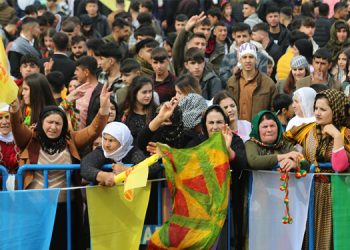 Cizre Newrozu coşkuyla başladı