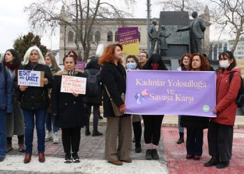 Demokrasi Kürsüsü’nde konuşan kadınlar: Mücadeleyle kazanacağız