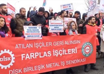 Farplas işçileri, patronun evi önünde basın açıklaması yaptı