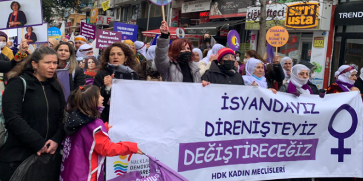 HDK Kadın Meclisleri: Yaşasın 8 Mart HDK Kadın Meclisleri: Yaşasın 8 Mart