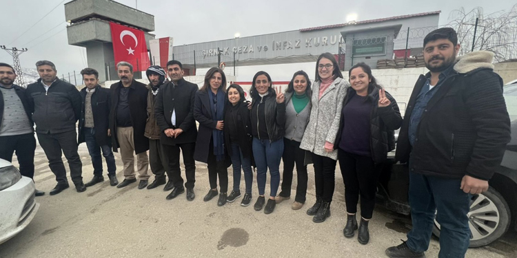 HDP’li Zozan Aksu tahliye oldu HDP’li Zozan Aksu tahliye oldu