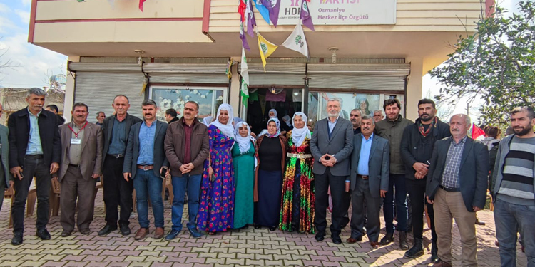 Kemal Peköz: Öcalan konuştuğunda barışın sesi yükseliyor Kemal Peköz: Öcalan konuştuğunda barışın sesi yükseliyor