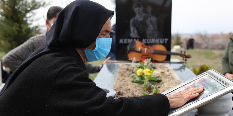 Kurkut’un annesi: Newroz ateşi yakıldığında Kemal’i unutmayın Kurkut’un annesi: Newroz ateşi yakıldığında Kemal’i unutmayın