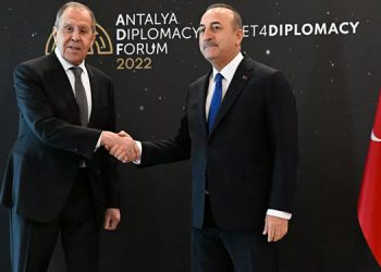 Lavrov’dan Çavuşoğlu’na: NATO’nun genişlemesi emsalsiz bir gerilim yarattı, yanıt vermek gerekliydi