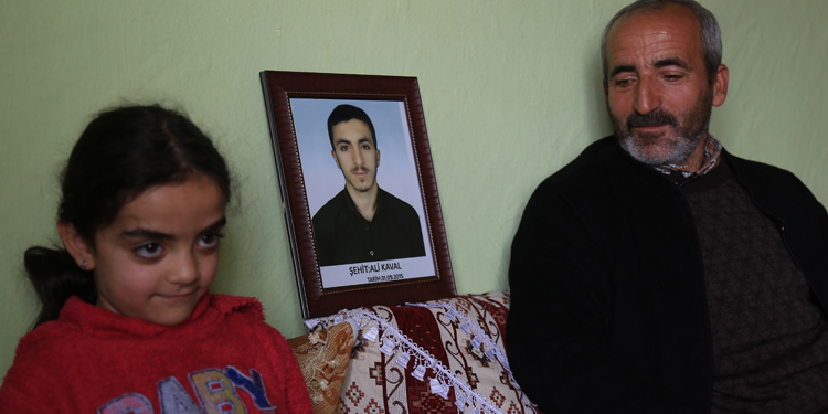 Yüksekova’da sokağa çıkma yasağının yıldönümü: Asla boyun eğmedik Yüksekova’da sokağa çıkma yasağının yıldönümü: Asla boyun eğmedik