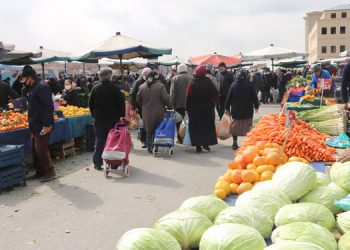 Pazarcı mal getiremiyor, halk pahalıktan alamıyor