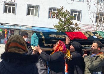 Polis trafikte durmadığı iddiasıyla bir kişiyi katletti