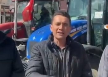 Sivaslı çiftçiler Binali Yıldırım’a cevap verdi: ”Gelsin kendi eksin”