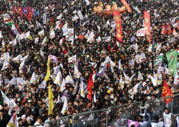 İstanbul Newrozu’nda binlerce kişi Yenikapı’da buluştu