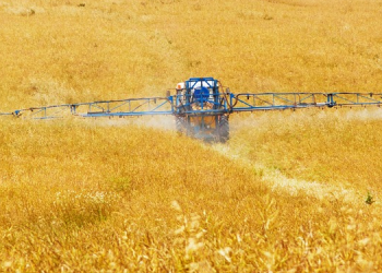 Çifçilerden çağrı: Savaşa değil, çiftçiye yatırım yapın