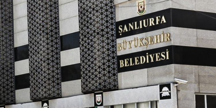 AKP’li belediye ‘Hırsız var’ diyen komisyon başkanlarını görevden aldı AKP’li belediye ‘Hırsız var’ diyen komisyon başkanlarını görevden aldı
