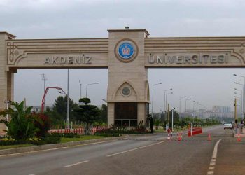 Açıklama ve yürüyüşe katılan öğrencilerin bursu kesildi