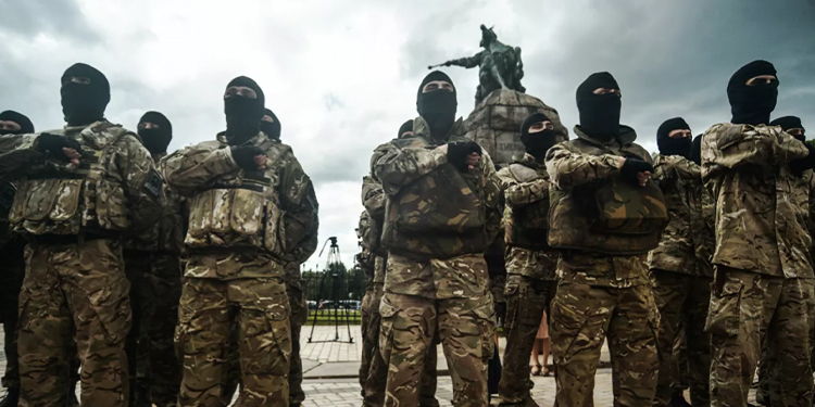 Ukrayna’nın 5 bin askeri, İngiltere’de savaş eğitimini tamamladı Ukrayna’nın 5 bin askeri, İngiltere’de savaş eğitimini tamamladı