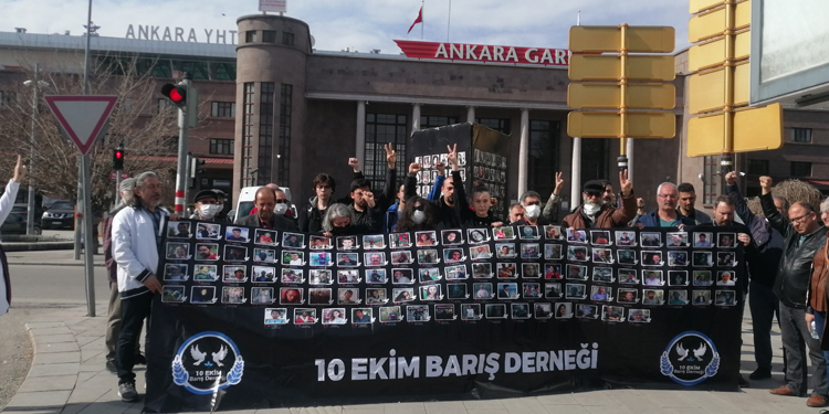 Ankara Gar Katliamı’nda yaşamını yitirenler anıldı Ankara Gar Katliamı’nda yaşamını yitirenler anıldı