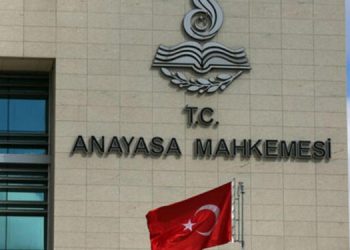 AYM seçim kanunu itirazını kabul etti