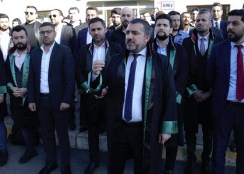 Batman’da avukata adliye içinde polis şiddeti