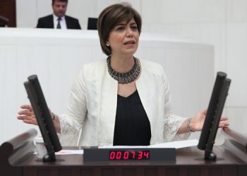 Meral Danış Beştaş’a açılan davanın düşürülmesi talebi reddedildi