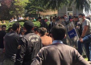 Boğaziçi Üniversitesi’nde 1 Mayıs standına müdahale