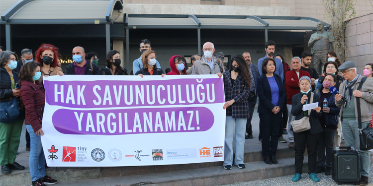 Darp edilenler yargılandı, şiddet uygulayan polisler izledi Darp edilenler yargılandı, şiddet uygulayan polisler izledi