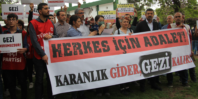 Emek ve Demokrasi Platformu üyeleri: Gezi karartılamaz Emek ve Demokrasi Platformu üyeleri: Gezi karartılamaz