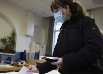 Fransa cumhurbaşkanı seçimi için sandık başında