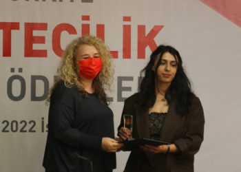 Gazeteci Yılmaz ödülünü Emine Şenyaşar’a adadı