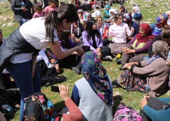 HDP’den doğalarını koruyan kadınlara destek