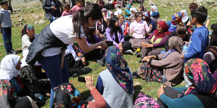 HDP’den doğalarını koruyan kadınlara destek HDP’den doğalarını koruyan kadınlara destek