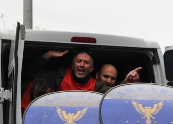 İşçilere polis müdahalesi: 8 gözaltı